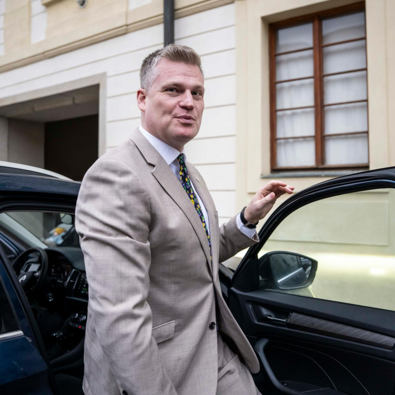 Obrázek epizody Turkova komunikace po nehodě je moc už i na Babiše. Konci politické kariéry je blíž než kdy dřív