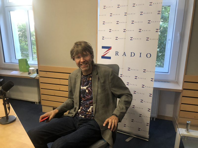 Obrázek epizody Novinář a stand-up komik Miloš Čermák: na stand-up je vzrušující přímá reakce publika, totální selhání mě ještě určitě čeká