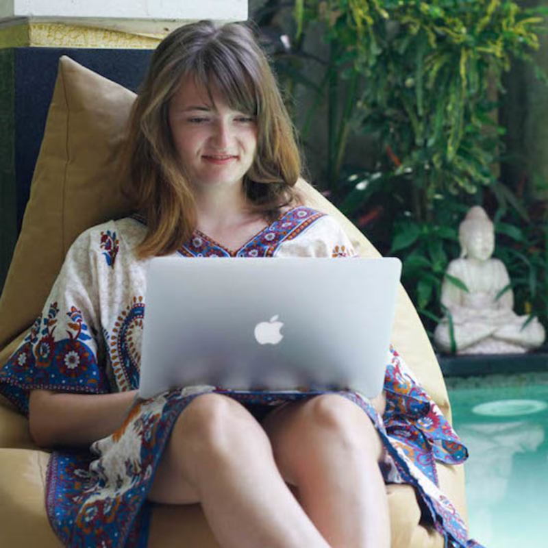 Obrázek epizody Digitální nomádka Linda Nezhybová: Rozhovor o práci, velkých chybách a nových zkušenostech