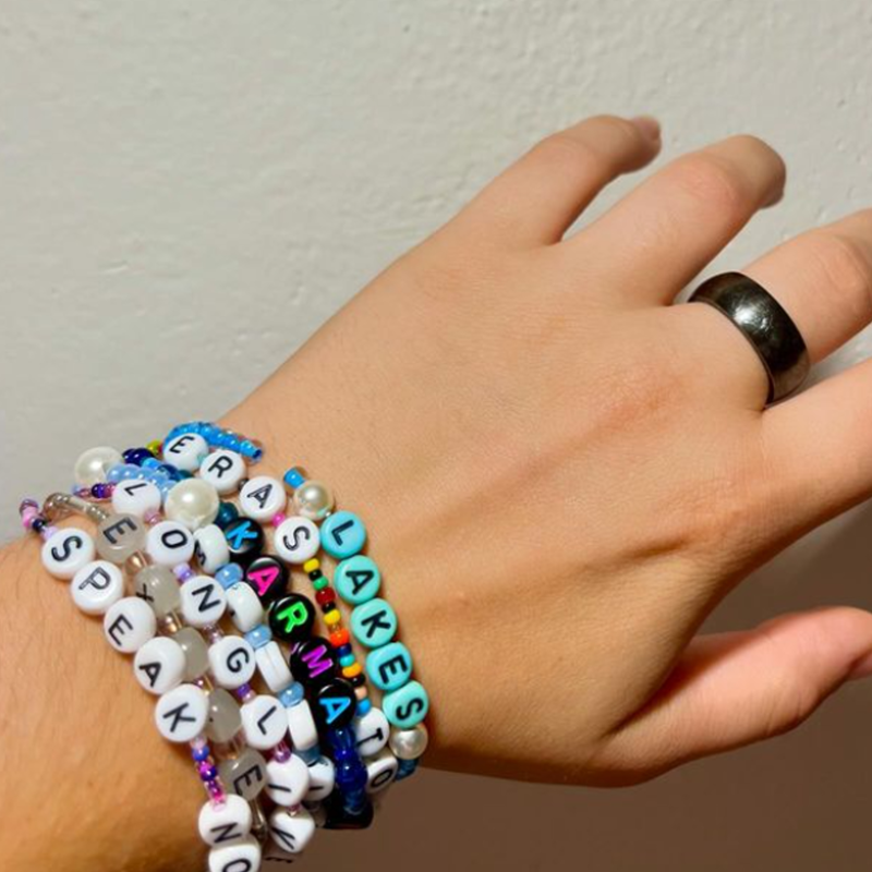 Obrázek epizody Pojďme si vyměňovat náramky! POMOC PRO DŮM PRO JULII