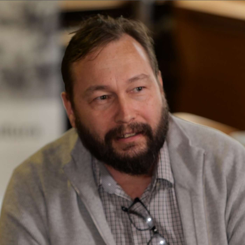 Obrázek epizody Sinolog ONDŘEJ KUČERA: "Číňané nám nerozumí a my jim taky ne."