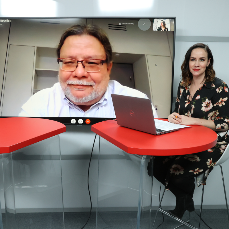 Obrázek epizody "Jsem hrdý na Fialovu vládu!" Europoslanec Alexandr Vondra o reakci na Putinova zvěrstva i o českých tancích pro Ukrajinu