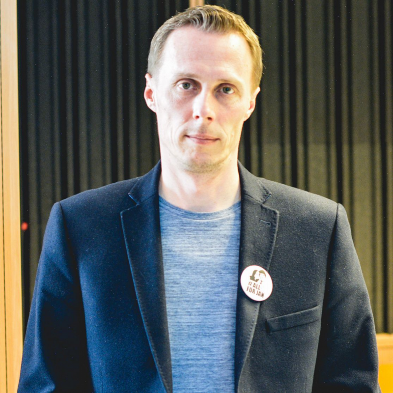 Obrázek epizody Marek Vagovič - Fico by nemal útočiť na protesty, ale vysvetliť, prečo... (Braňo Závodský Naživo)