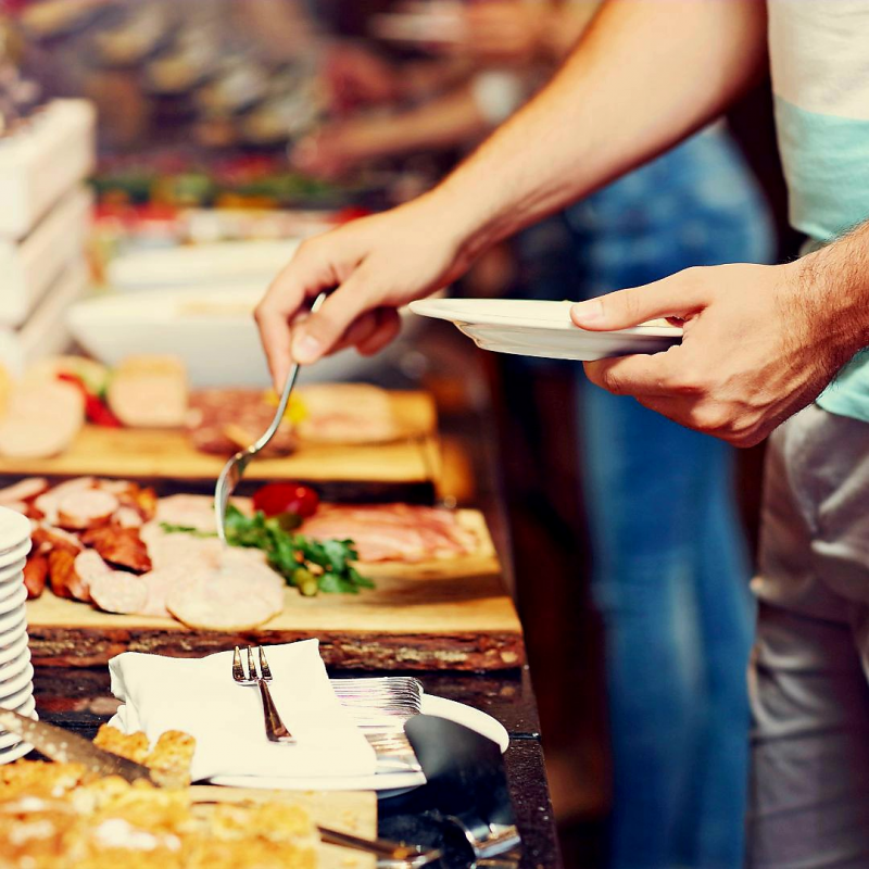 Obrázek epizody Small Talk #146 - Pět zlatých pravidel, jak se chovat u snídaně formou bufetu