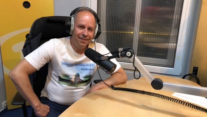 Obrázek epizody Pavel Suchan: To, že pozorujeme na obloze hvězdy ve svém zániku, nám ukazuje budoucnost našeho Slunce