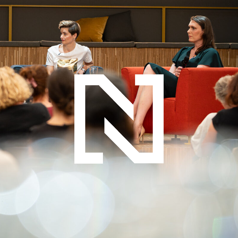 Obrázek epizody Farářka Kopecká a aktivistka Králová o veřejném coming outu. „Nevěděla jsem, jestli nebudu muset vrátit talár a klíče od kostela"