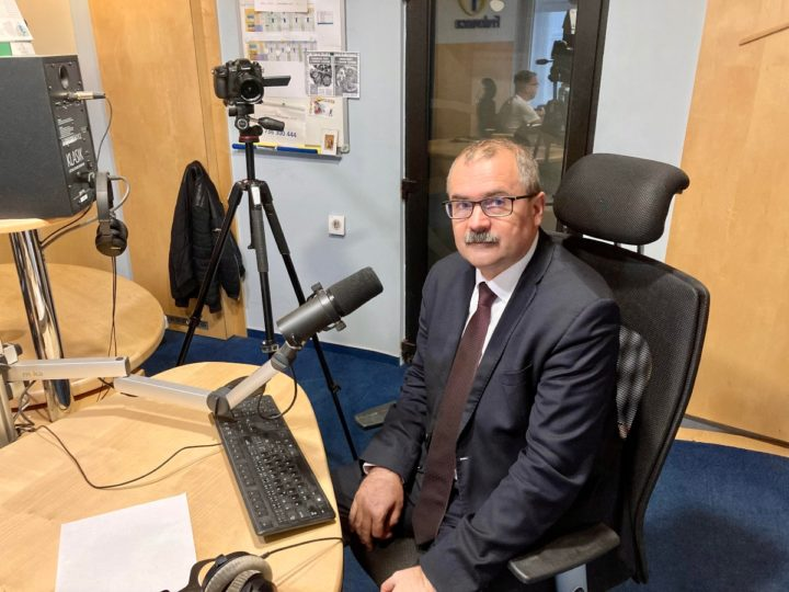 Obrázek epizody Pavel Žáček: Minulou tiskovkou vyhlásil kancléř Mynář válku Senátu, dnes ÚVN