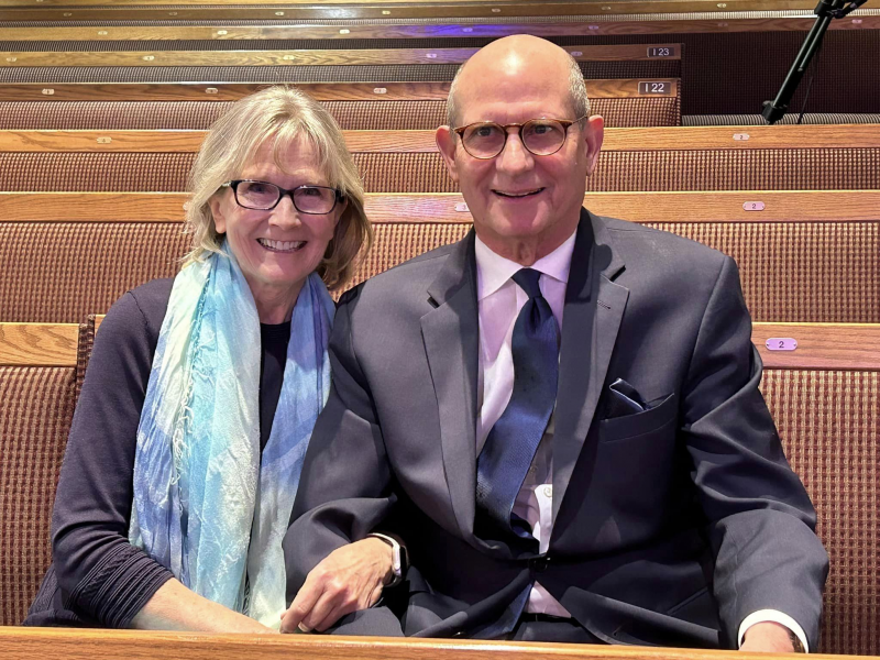 Obrázek epizody Století 21 #59 - Nancy Wilson - "Vyhýbejte se sledování obrazovky, ať už je to telefon, televize nebo jakýkoliv jiný přístroj." Rozhovor s lektorkou zdravotního programu a životního stylu NEW START nejenom o spánku.