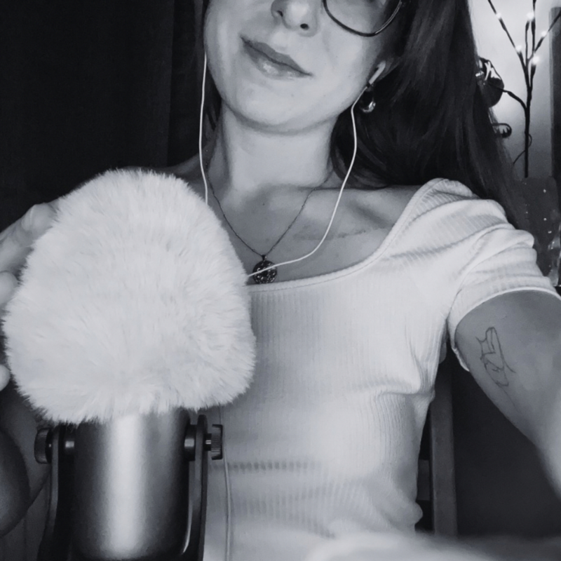 Obrázek epizody ASMR Black & White – Whispering in the Rain (CZ)