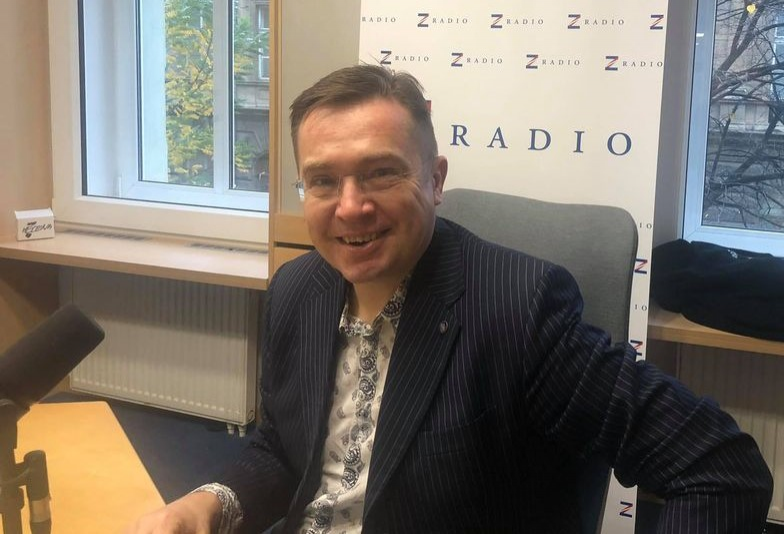 Obrázek epizody Roman Šmucler: V Praze jsou zcela zjevně nemocnice prázdné. Teď jenom řešíme, kolik set miliard jsme ochotni dát do toho, jestli bude v Praze 200 nakažených nebo třeba 350