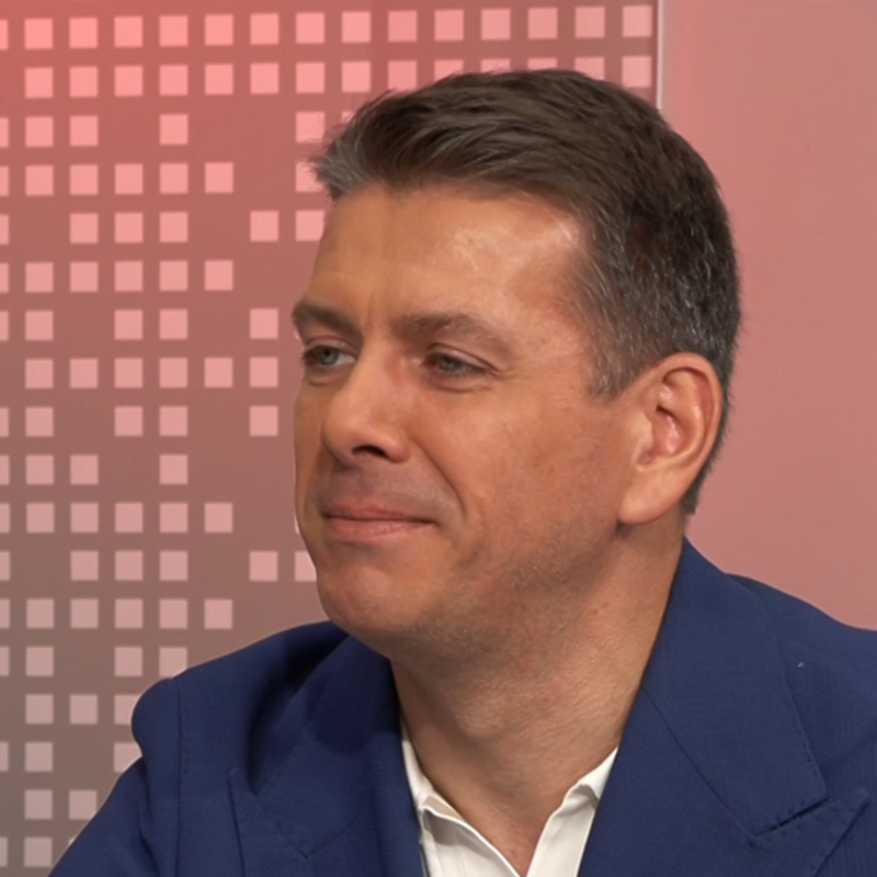 Obrázek epizody Kuloáry | Jan Skopeček (ODS): Efektivita Sněmovny je strašlivá. Okamura i Babiš řeší jen své kauzy | 4. 8. 2025