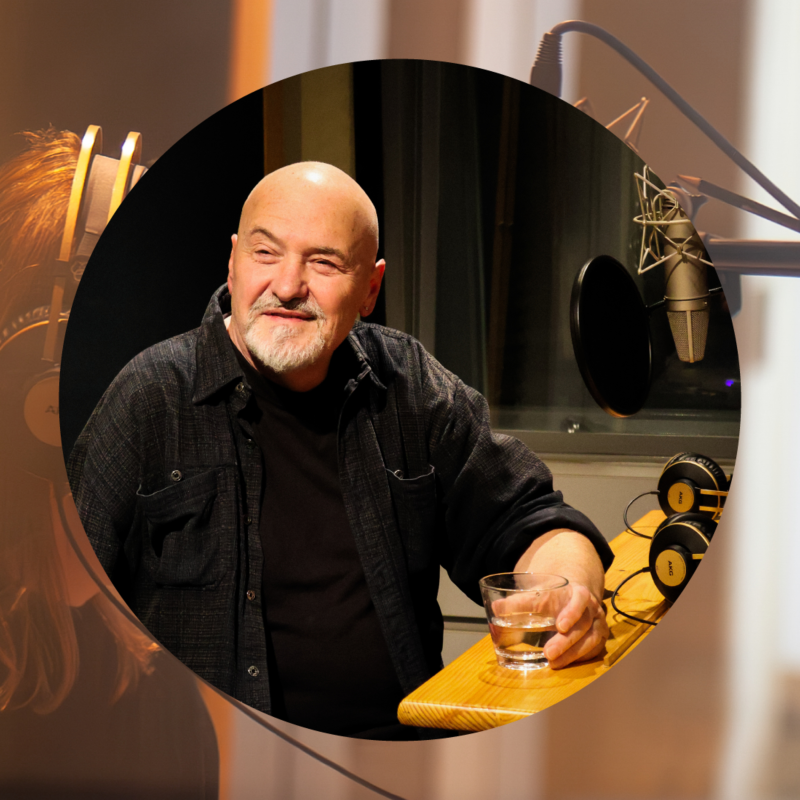 Obrázek epizody O životě bez ruky s muzikantem, zvukařem a režisérem Pavlem Holým