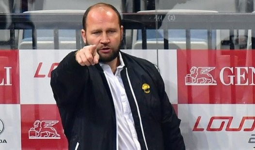 Obrázek epizody Hráči byli svázaní systémem. Soustředili se více na obranu než na kreativitu, hodnotí neúspěch Čechů na MS v hokeji Jiří Šlégr