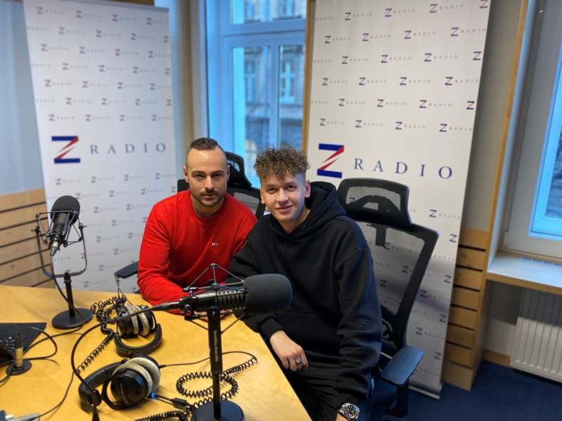 Obrázek epizody Mým snem je navrhnout šaty pro supermodelku Kate Moss, říká módní návrhář Michael Kováčik