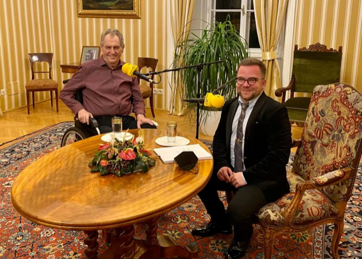 Obrázek epizody Prezident Miloš Zeman: Farského cesta do USA je hloupým podvodem na voličích a výrazem neuvěřitelného amatérismu