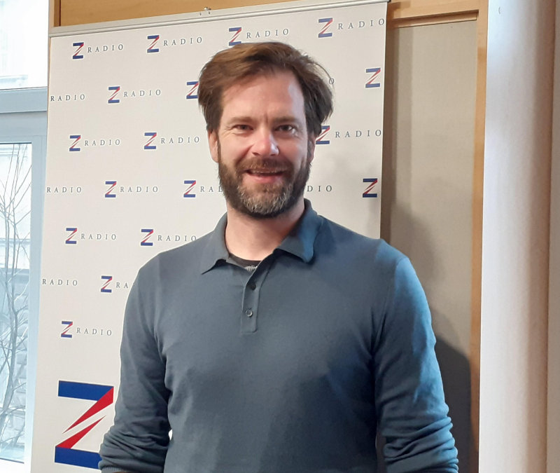 Obrázek epizody Storytelling a vyprávění příběhů je řemeslo. Příběh máme vždy připravený v bodech, ale důležité jsou reakce publika, říká vypravěč Justin Svoboda