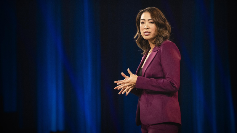 Obrázek epizody How digital culture is reshaping our faces and bodies | Elise Hu