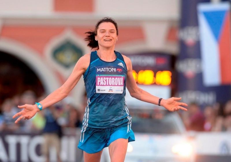 Obrázek epizody Petra Pastorová: „Když už nemůžu, tak si lehnu a spím.“