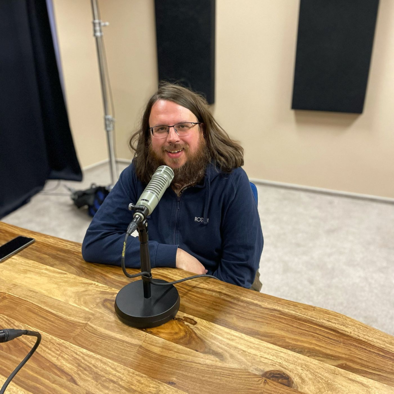 Obrázek epizody 94: Technický dluh aneb přebírání kódu méně zkušenými vývojáři / Petr Baudiš, CTO Rossum.ai