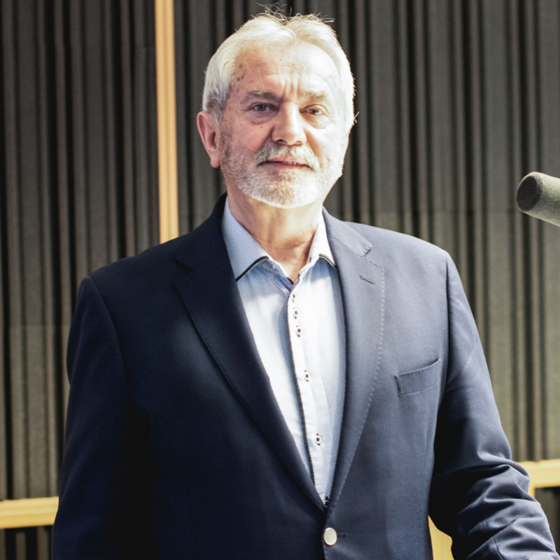 Obrázek epizody Lajos Mészáros - Aby mohol Ústavný súd fungovať, potrebujeme minimálne... (Braňo Závodský Naživo)