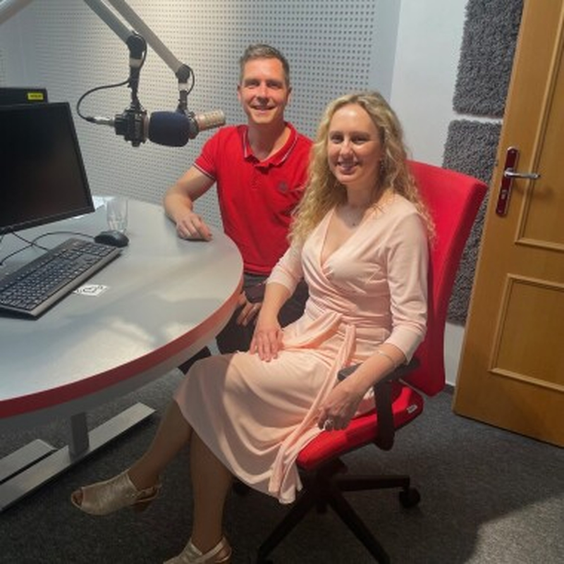 Obrázek epizody Firma z Otrokovic postaví průmyslovou halu i luxusní autosalon šitý na míru. Poslechněte si rozhovor s jednatelkou společnosti Unihal