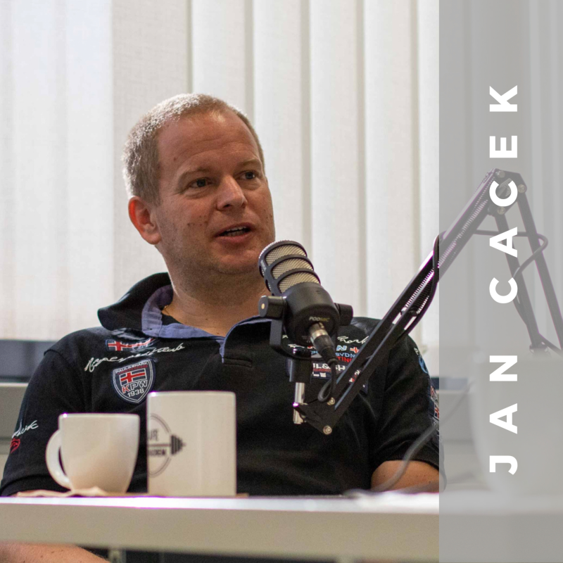 Obrázek epizody 4│Jan Cacek - „Lidé mají pocit, že toho musí v posilovně udělat co nejvíc. Interval zotavení mezi sériemi je nejlépe využitý čas. Rozvíjením maximální síly dochází k řadě zdravotním benefitům.“