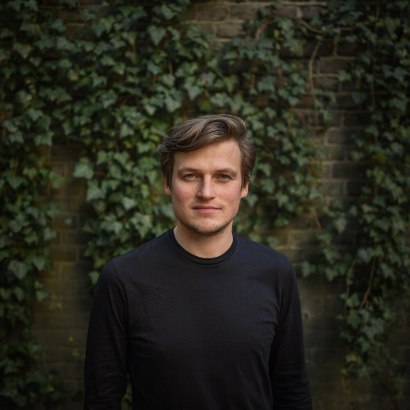 Obrázek epizody Na dřeň s Rosamar: Když neproměňujeme bolest, nemáme světlo ani pokoj