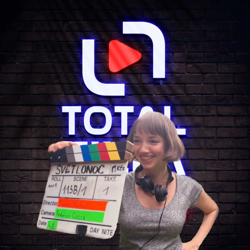 Obrázek epizody Filmy jsou dnes svobodnější, drzejší, brutálnější | Rozhovor s režisérkou hororu Světlonoc