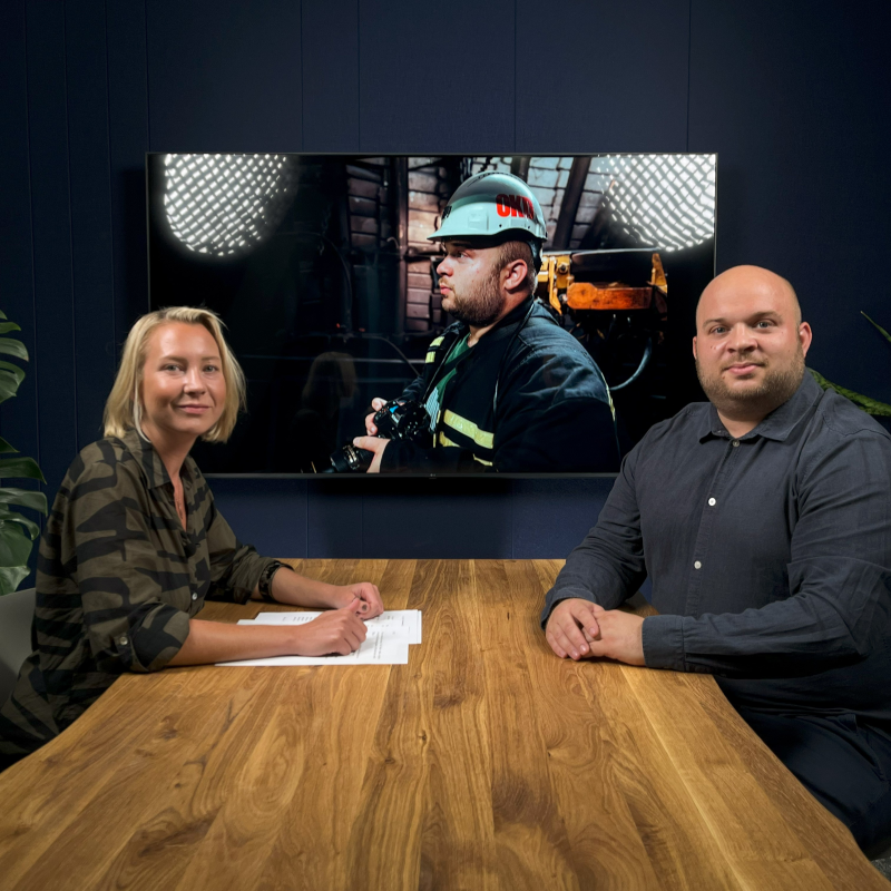 Obrázek epizody Tváře Deníku: Lukáš Kaboň. Oceňovaný fotograf o práci ve válce, v šachtě i o lukostřelbě