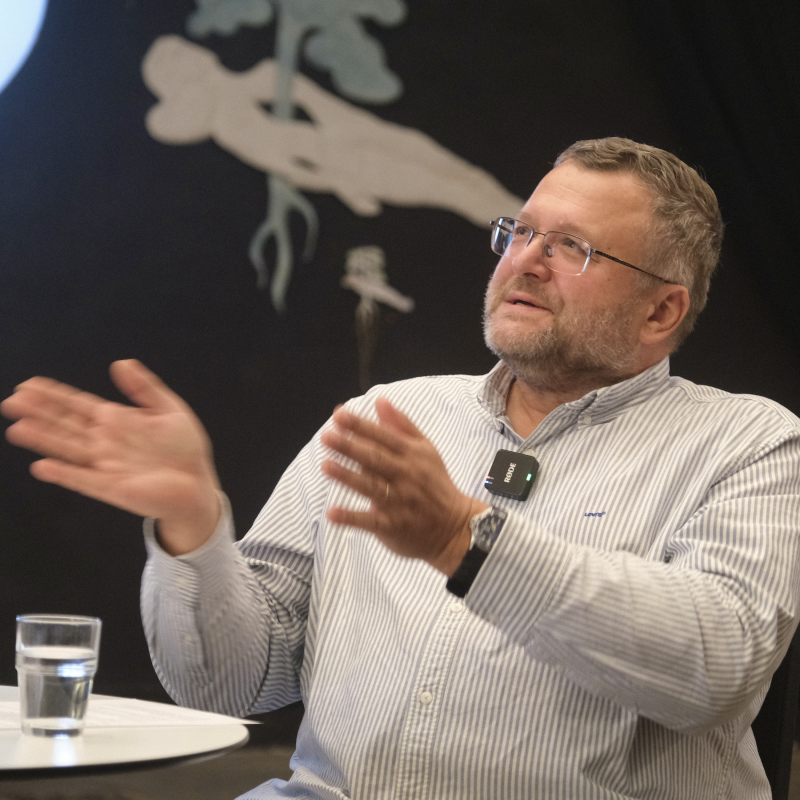 Obrázek epizody Ohlasy naživo s Tomášem Vrškou: „Les nás nepotřebuje, my potřebujeme les“