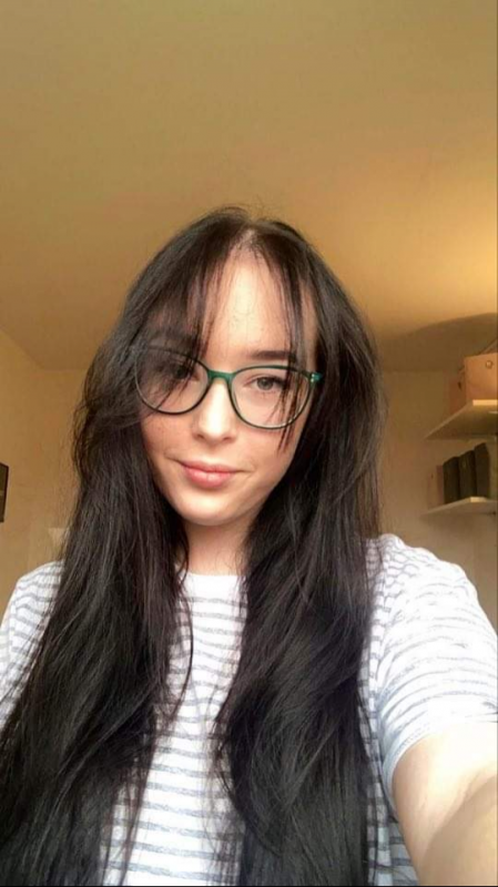 Obrázek epizody Clubhouse je způsob, jak se v této době nezbláznit, říká "první dáma" českého Clubhouse Barbora Balášová a dodává, že s pozvánkami na tuto sociální síť se obchoduje už i na eBay.