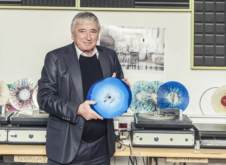 Obrázek epizody Výrobu vinylu bych zavřel až jako poslední v Evropě, říká Zdeněk Pelc