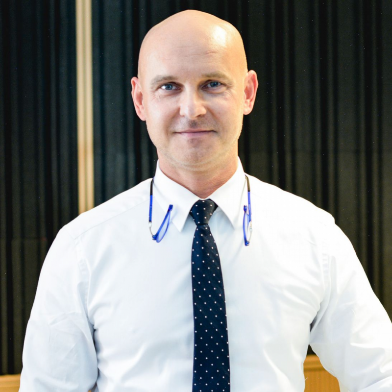 Obrázek epizody Branislav Gröhling - Namiesto efektívnej podpory školstva rozdávame... (Braňo Závodský Naživo)