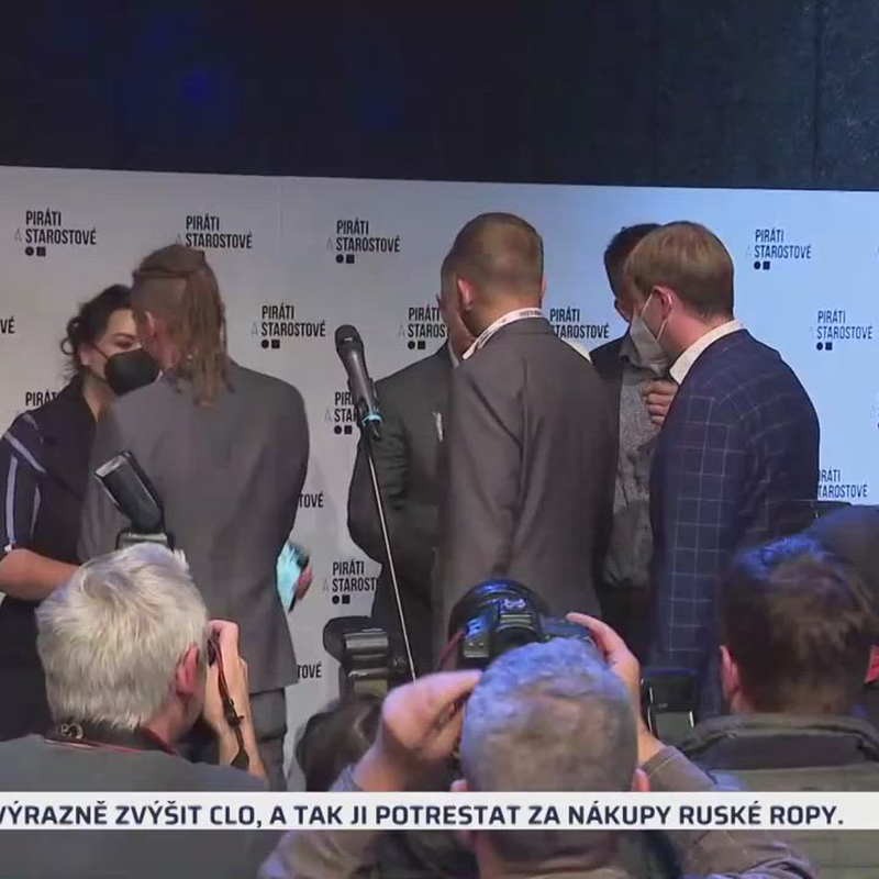 Obrázek epizody Vondráček: Kvůli stíhání Okamury je třeba opravit zákony. Rasismus není názor, namítl Havel