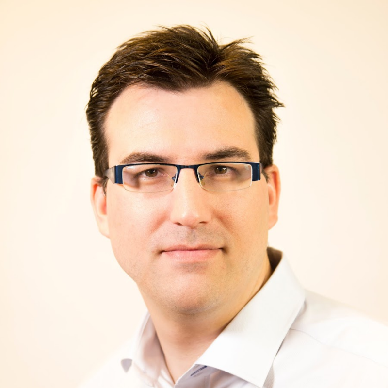 Obrázek epizody Učitel matematiky Marek Valášek: Myslím si, že je důležité říkat, k čemu jsou věci v matematice dobré. Dělat praktické použití matematiky.