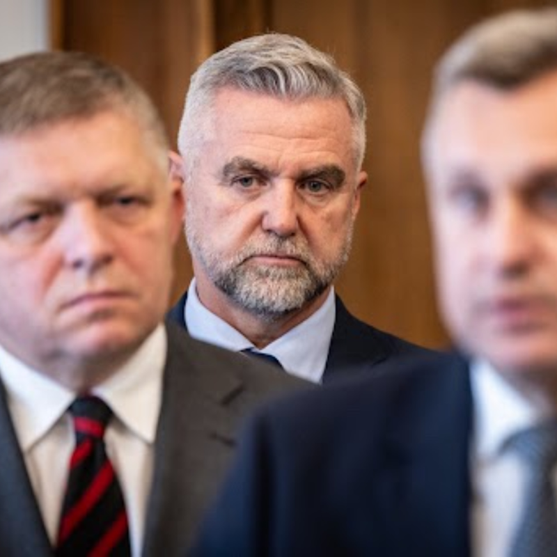 Obrázek epizody Ohýbanie pravidiel končí autoritárstvom, politici tento štát nevlastnia, tvrdí politológ Štefančík (Res Publica)