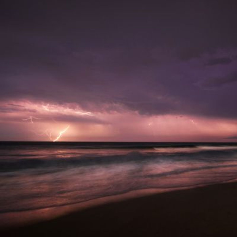 Obrázek epizody Storm on the Beach: Thunder, Rain and Ocean Waves