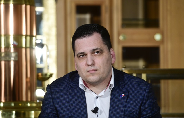 Obrázek epizody Tomáš Zdechovský: Všechno zatím směřuje k úplnému zákazu vycházení