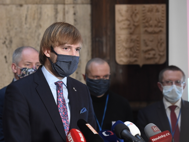 Obrázek epizody Adam Vojtěch: Nouzový stav nemohu vyloučit, situace se nevyvíjí dobře