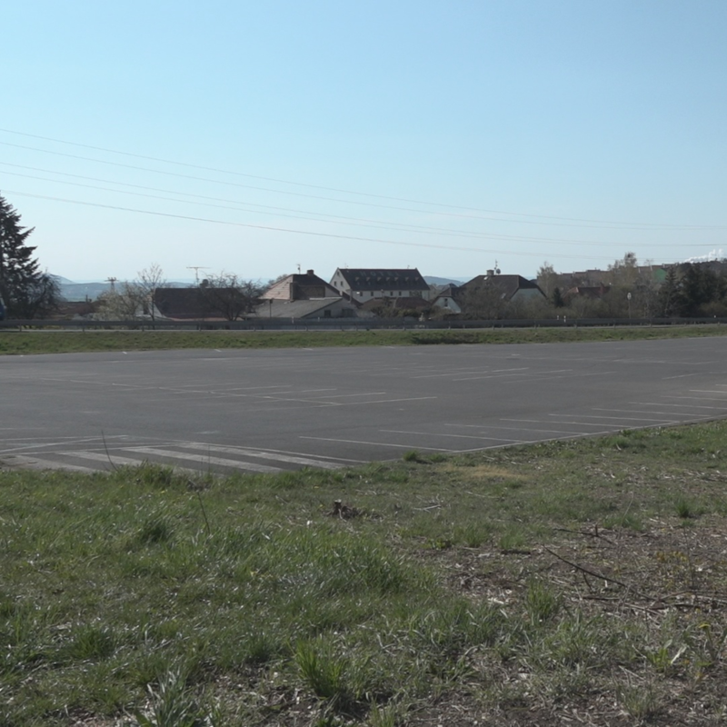 Obrázek epizody U sportovního a rekreačního areálu Benedikt vzniklo velkokapacitní parkoviště pro návštěvníky.