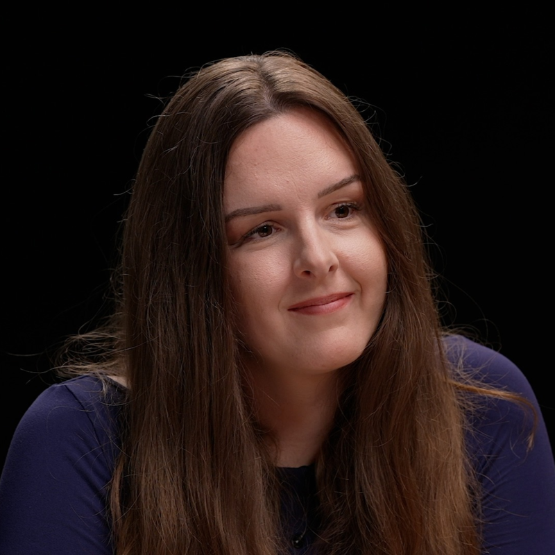 Obrázek epizody Mnohé školy dětem škodí. Na jedničkách jsme vytvořili závislost jako na lajcích. Stupidní testy zásadně nepíšu, říká Štěkánka