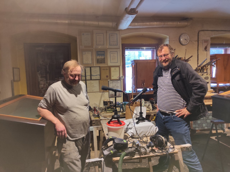 Obrázek epizody Červotoč nám dodává práci. Kdyby nebyl, nemáme co opravovat, podotýká truhlář a restaurátor Miroslav Kůs