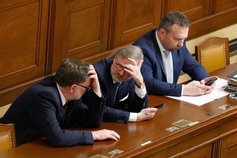 Obrázek epizody Bez vysvětlení milionu v záložně na Fialovi ulpí skvrna, kterou si voliči zapamatují