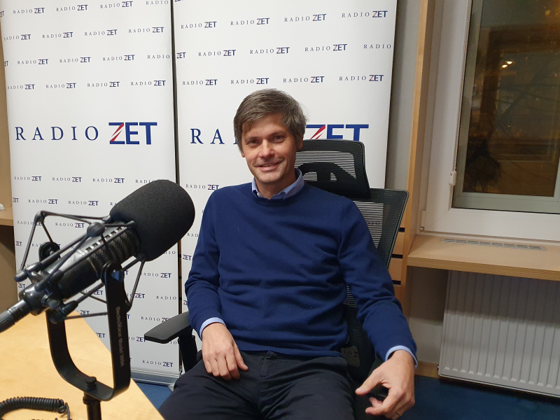 Obrázek epizody Marek Hilšer: Nemusím být vděčný žádné zájmové skupině. Čím déle jsem v politice, tím víc vidím, jak je prolezlá