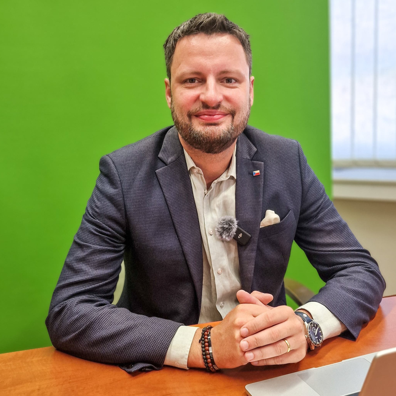 Obrázek epizody Bitcoin: Zametání pod koberec pokračuje. 160 tisíc v tahu a žádná zpráva nebude. | Čau Praho #143