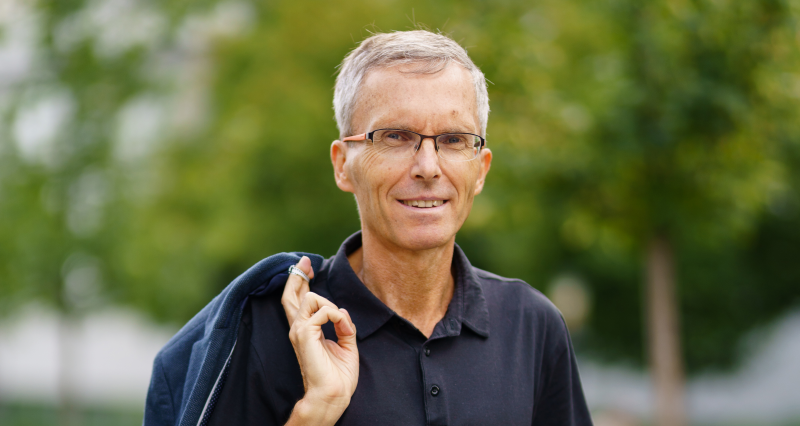 Obrázek epizody Století 21 #16 Robert Žižka - "Většina lidí celosvětově umírá na věci spojené s životosprávou a životním stylem. Většině z nich se dá přitom předcházet, jenom na ně klasická medicína nemá čas." O Medicíně životního stylu, jejím rozvoji ve světě i u nás.