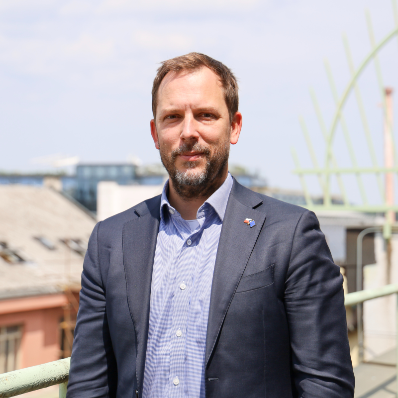 Obrázek epizody Václav Lebeda: Jsme uši, oči a ústa Evropské komise v ČR. Všichni bychom si měli uvědomit, že my všichni jsme Evropa, není to žádné my vs. oni.