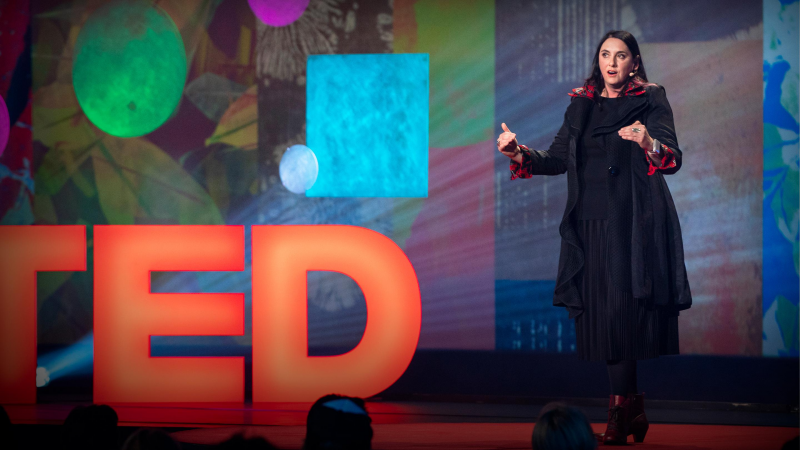 Obrázek epizody A fascinating time capsule of human feelings toward AI | Lucy Farey-Jones