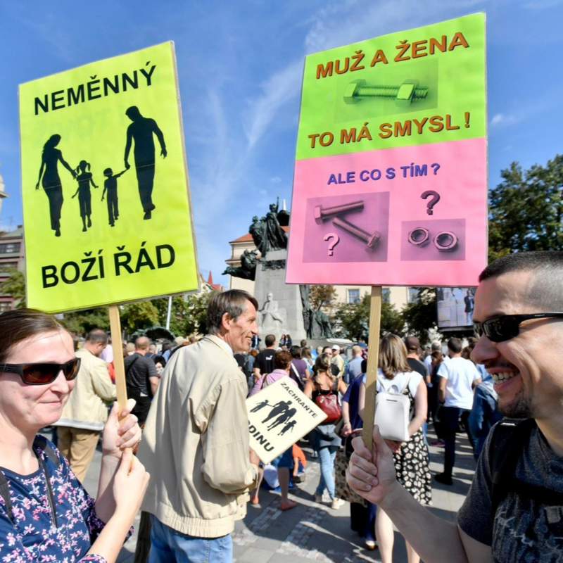 Obrázek epizody Proti rovnému manželství, sexuální výchově i zákazu bití. Kdo je šéf Juchelkových poradců Jan Gregor?