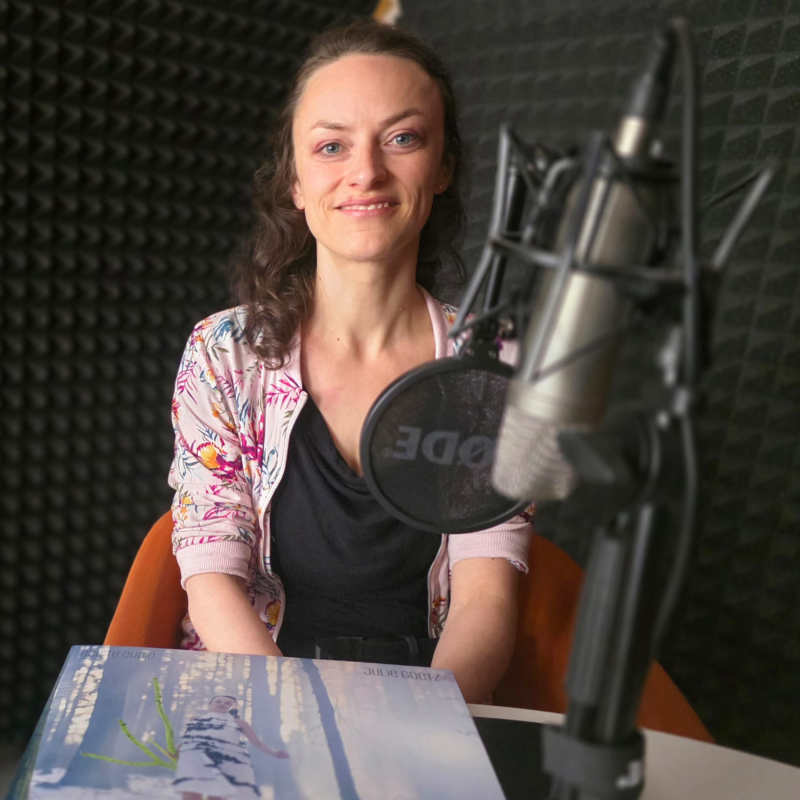 Obrázek epizody Julie Goetzová: „Nevěděla jsem, jak přežít do dalšího dne, a začala psát písně.“